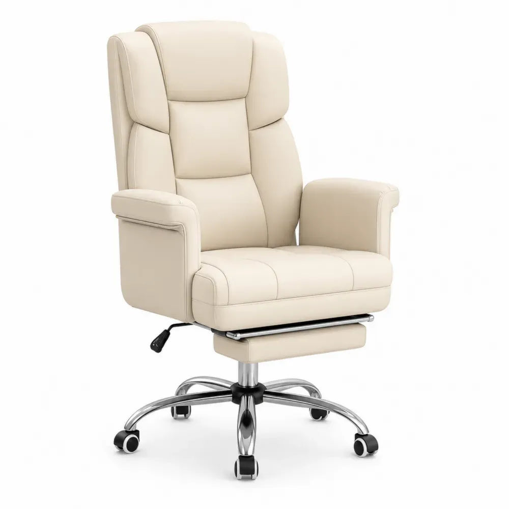 Silla de oficina ergonómica giratoria de cuero PU beige con base metálica cromada y ruedas negras